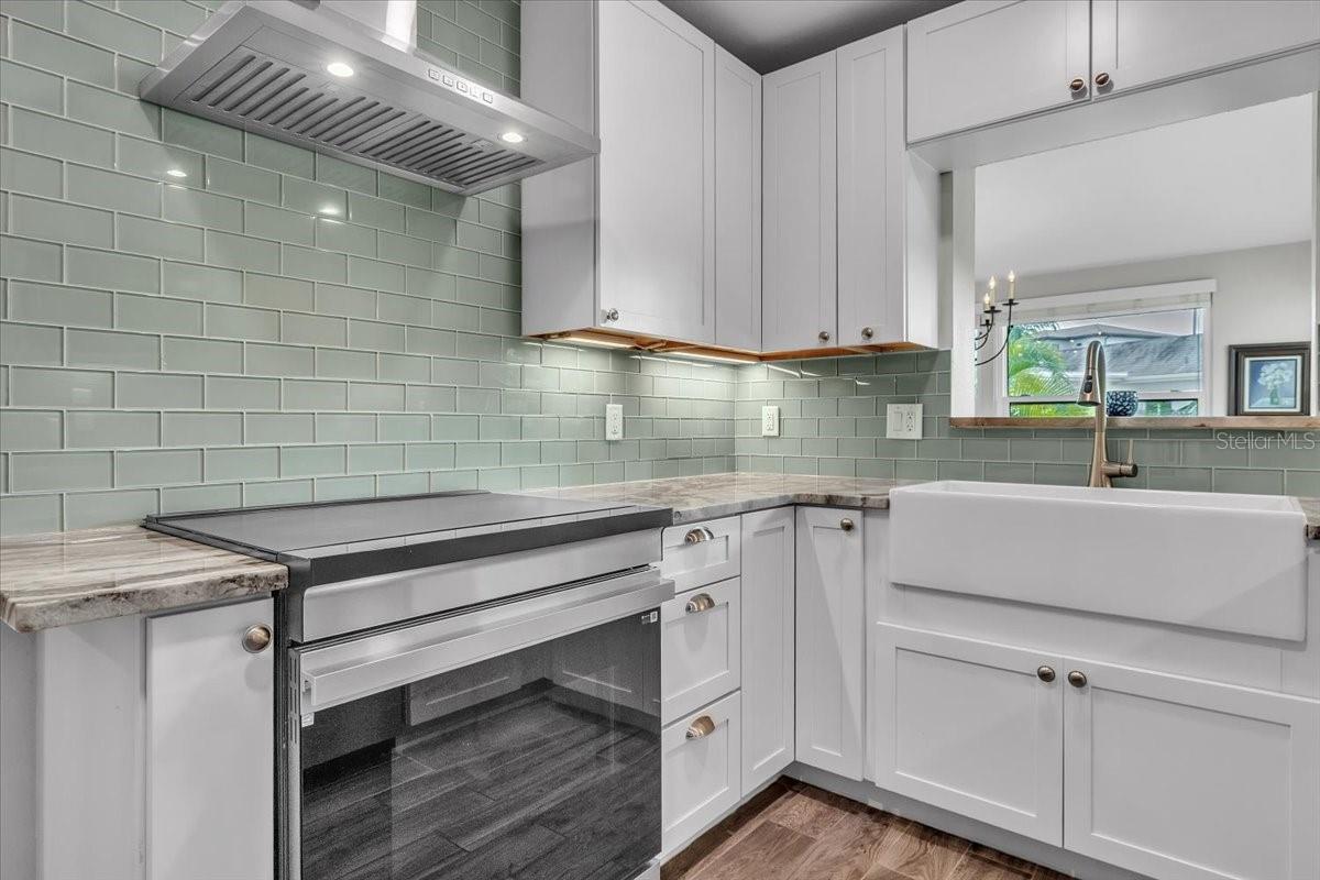 TARPON CENTER BAHAMA VILLAS - Residential