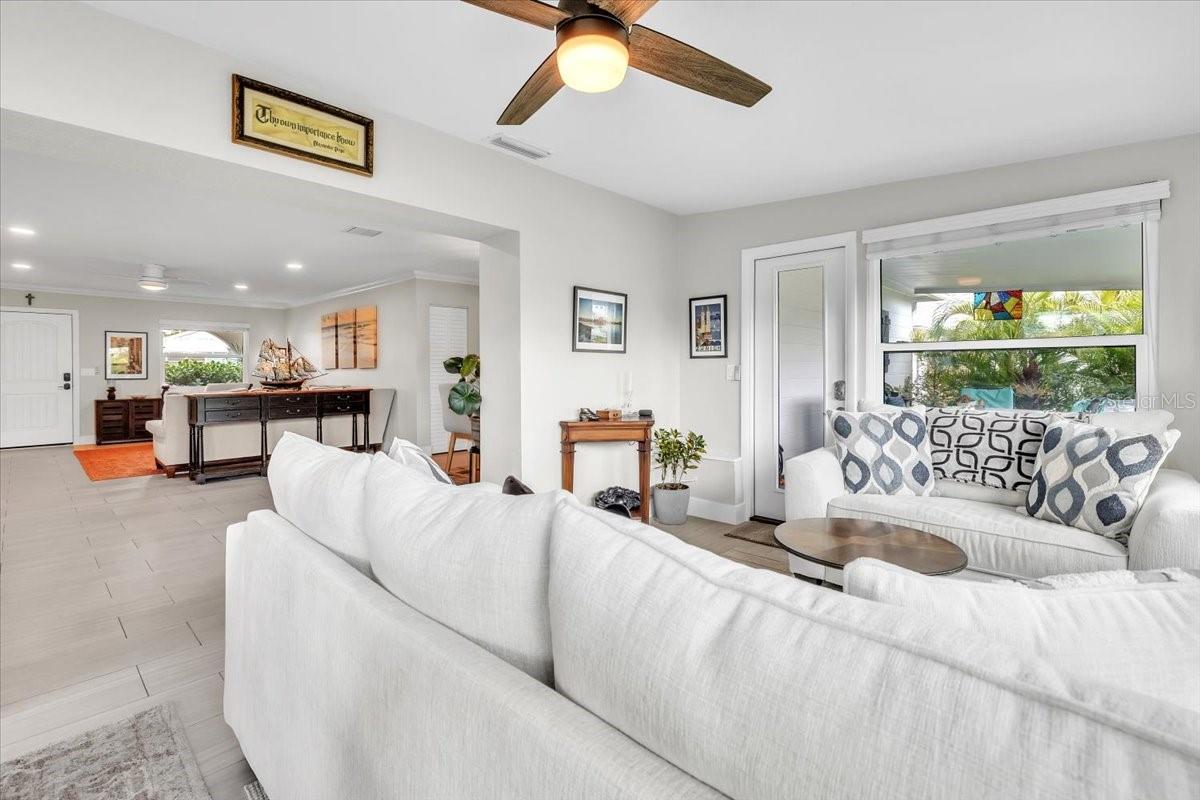 TARPON CENTER BAHAMA VILLAS - Residential