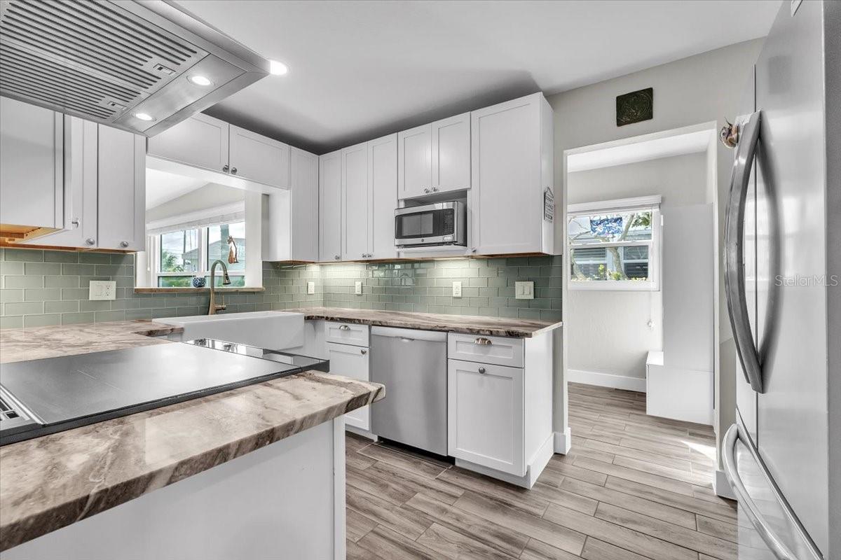 TARPON CENTER BAHAMA VILLAS - Residential