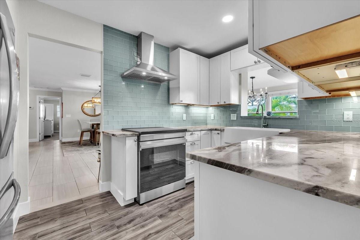 TARPON CENTER BAHAMA VILLAS - Residential