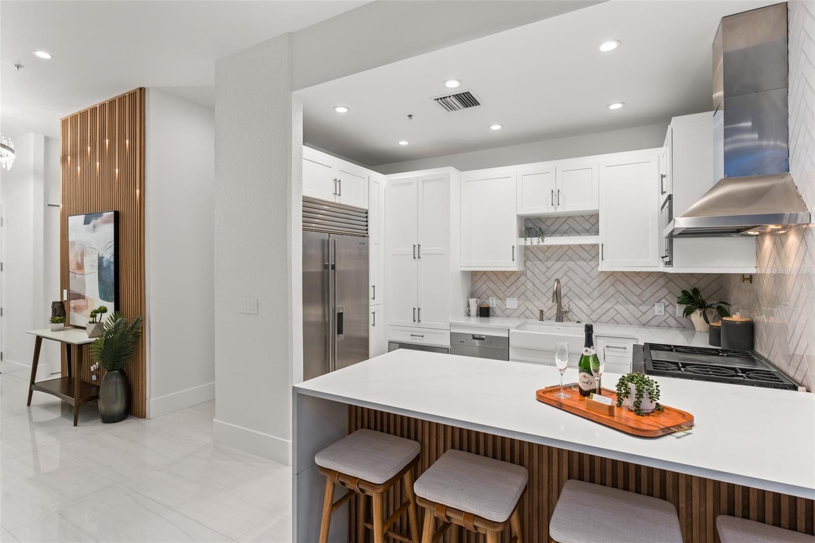 VUE AT LAKE EOLA - Residential