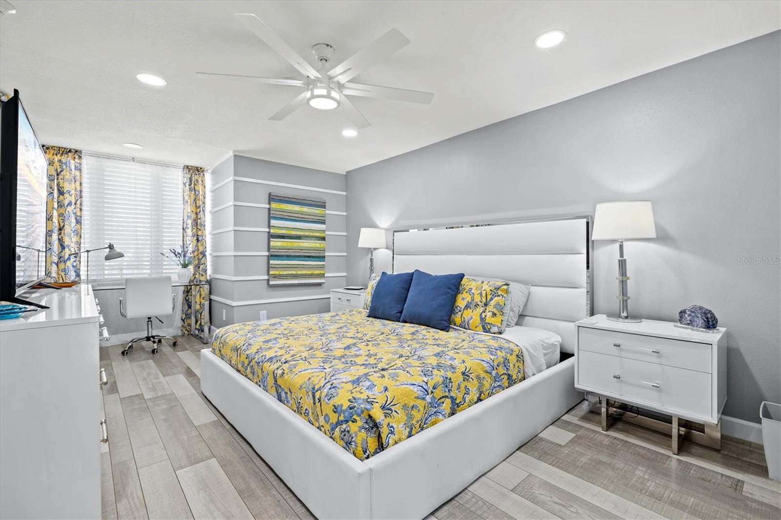 BAYPORT BCH & TEN PH D - Residential