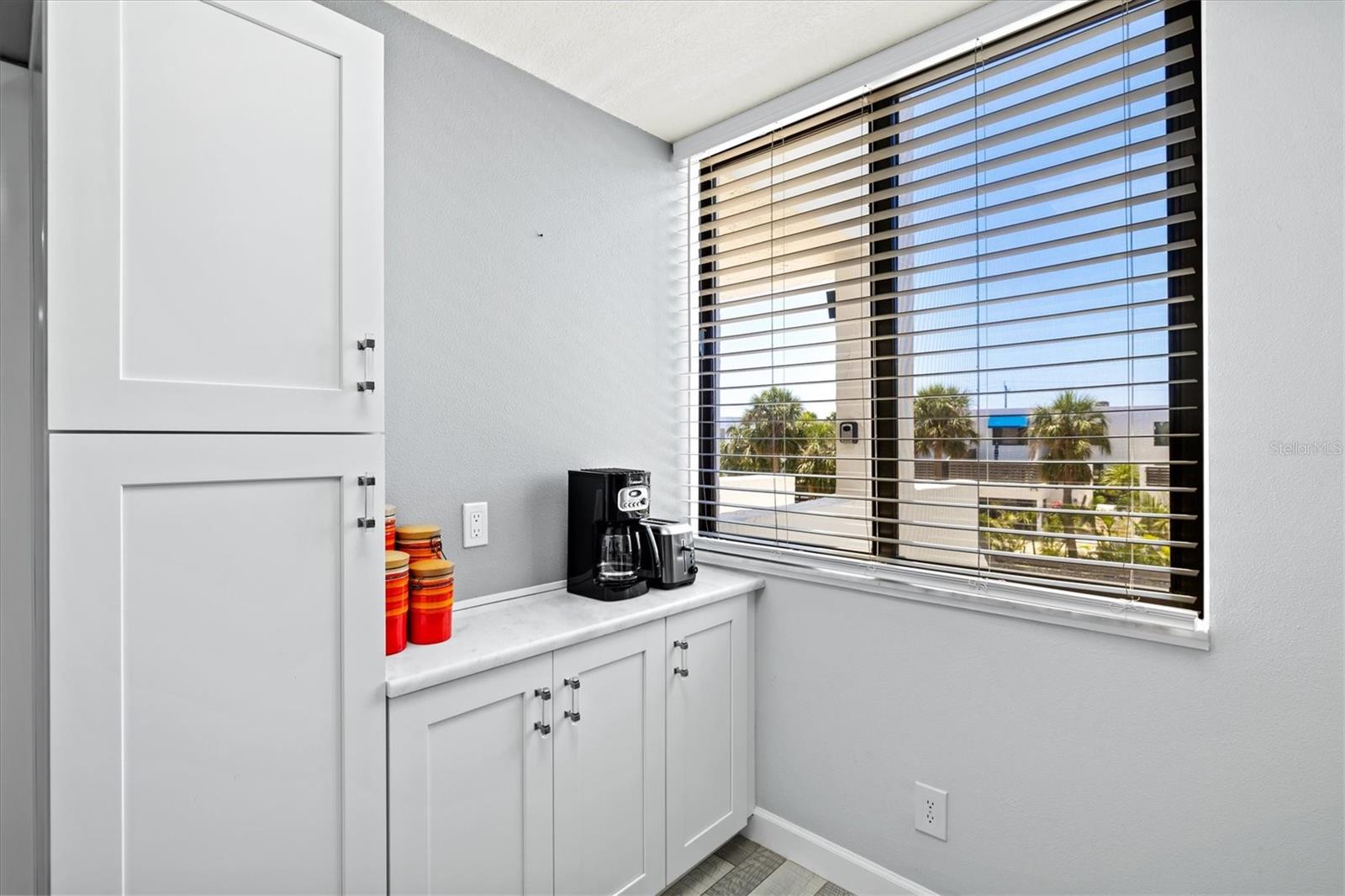 BAYPORT BCH & TEN PH D - Residential