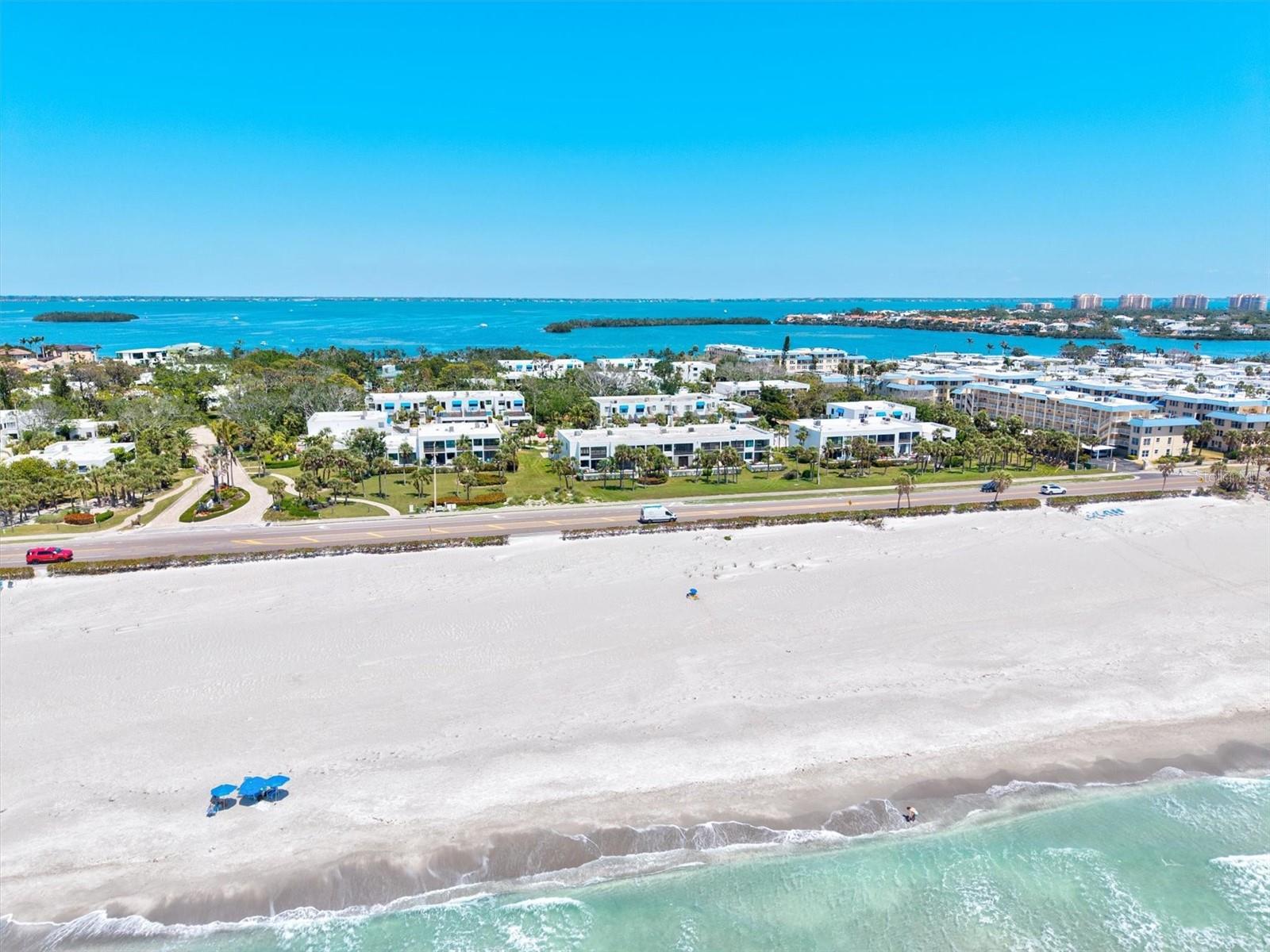 BAYPORT BCH & TEN PH D - Residential