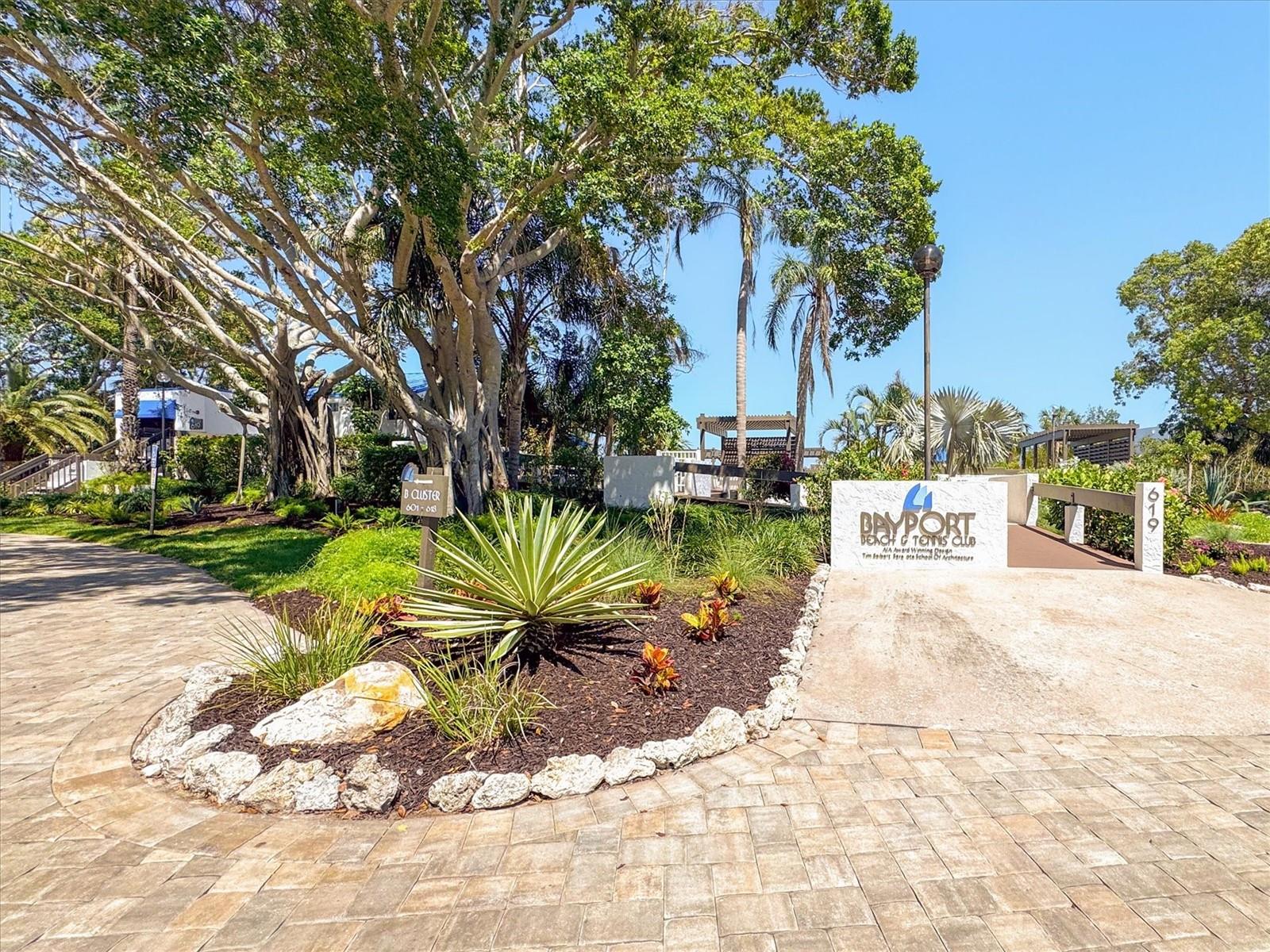 BAYPORT BCH & TEN PH D - Residential