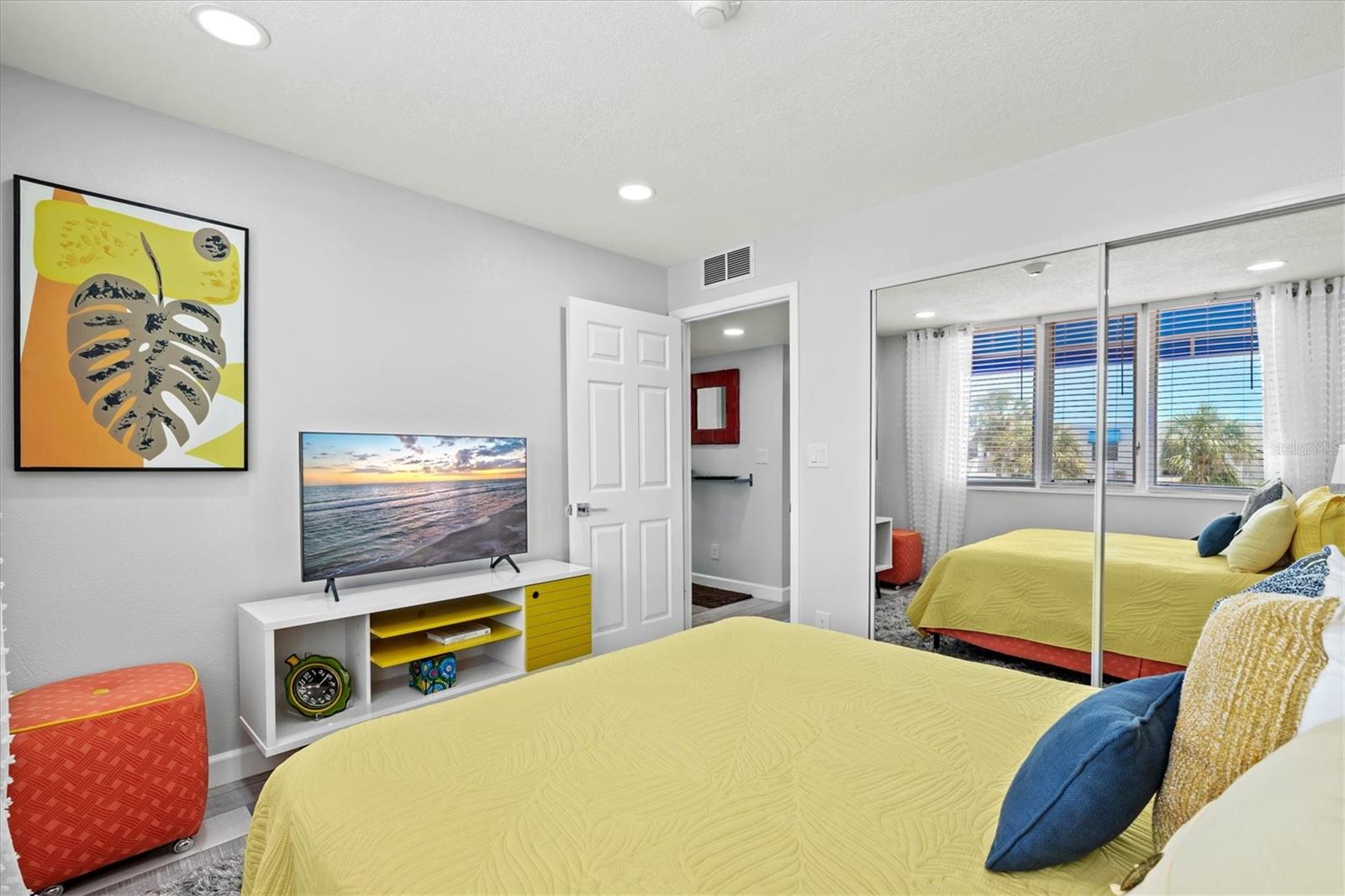 BAYPORT BCH & TEN PH D - Residential