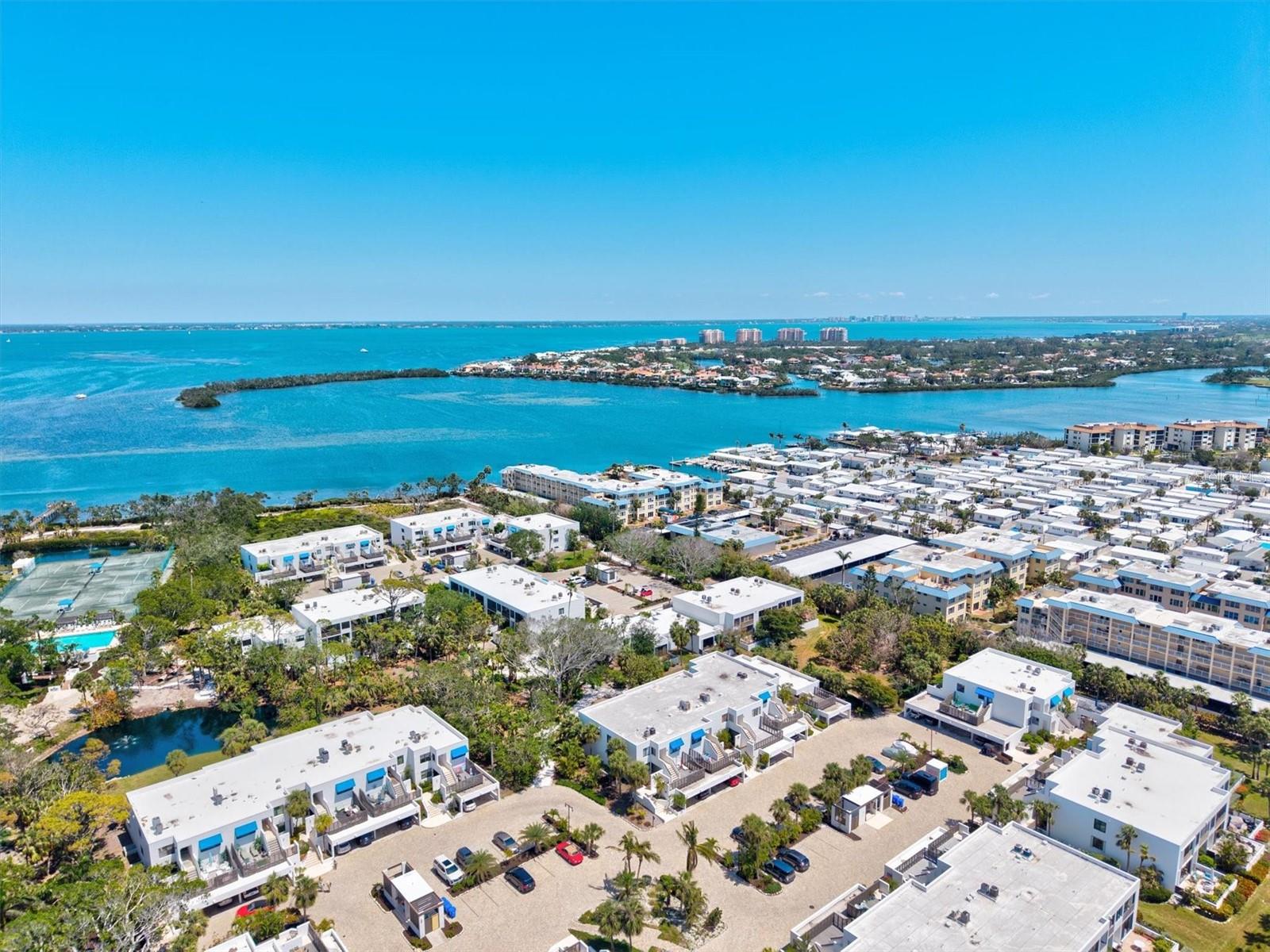 BAYPORT BCH & TEN PH D - Residential