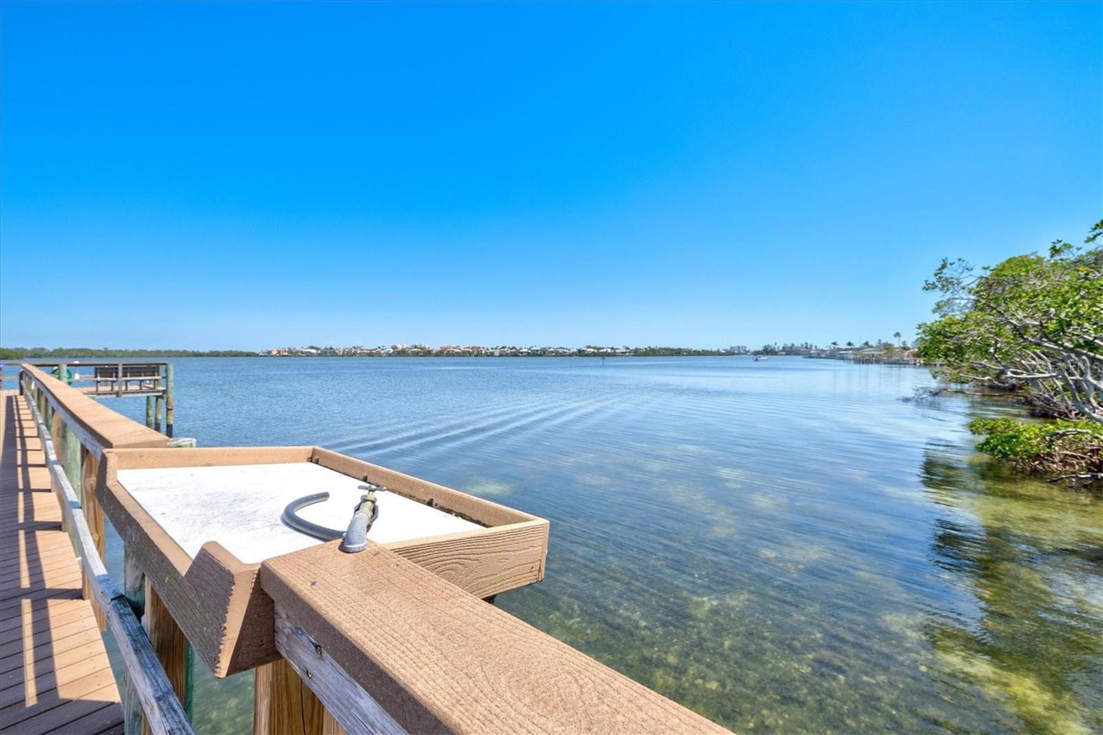 BAYPORT BCH & TEN PH D - Residential