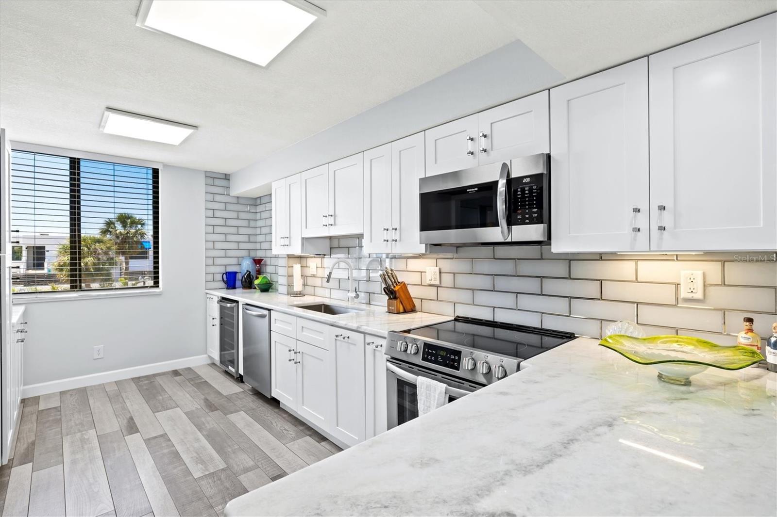 BAYPORT BCH & TEN PH D - Residential