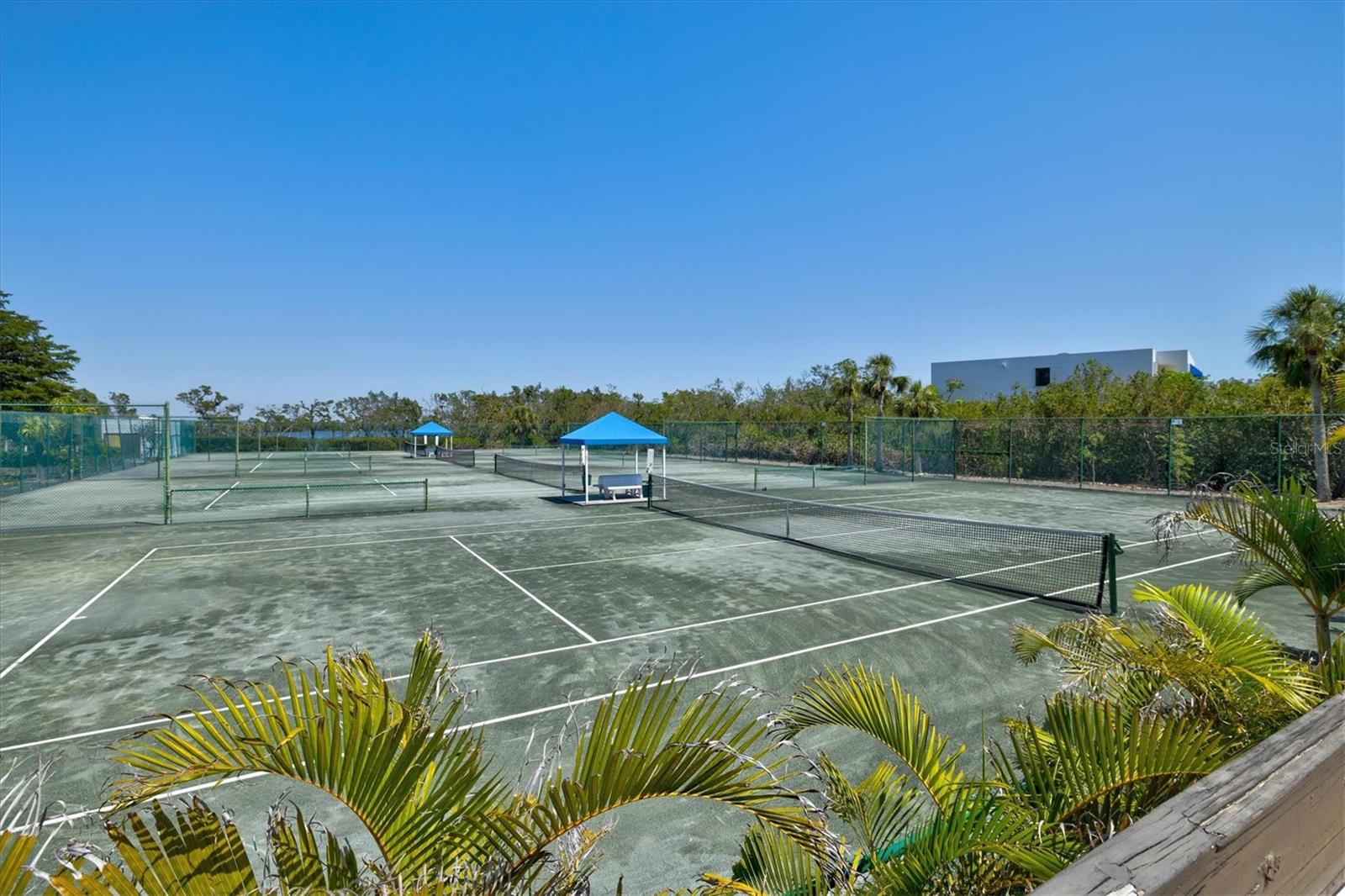 BAYPORT BCH & TEN PH D - Residential