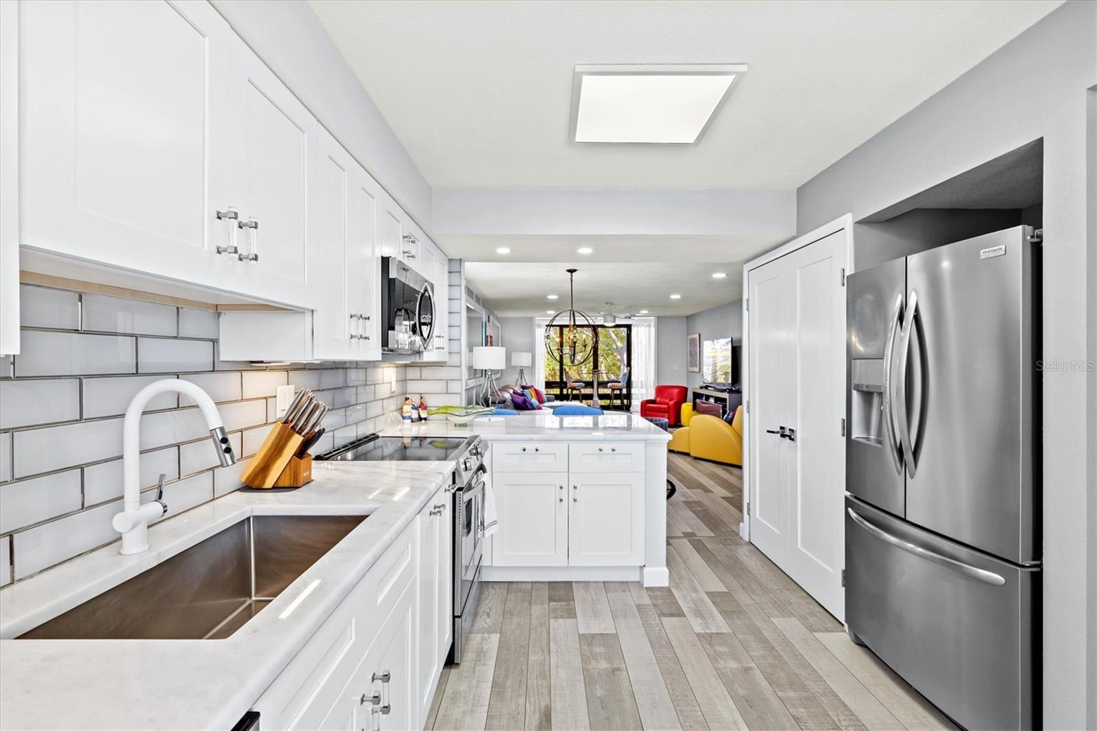 BAYPORT BCH & TEN PH D - Residential