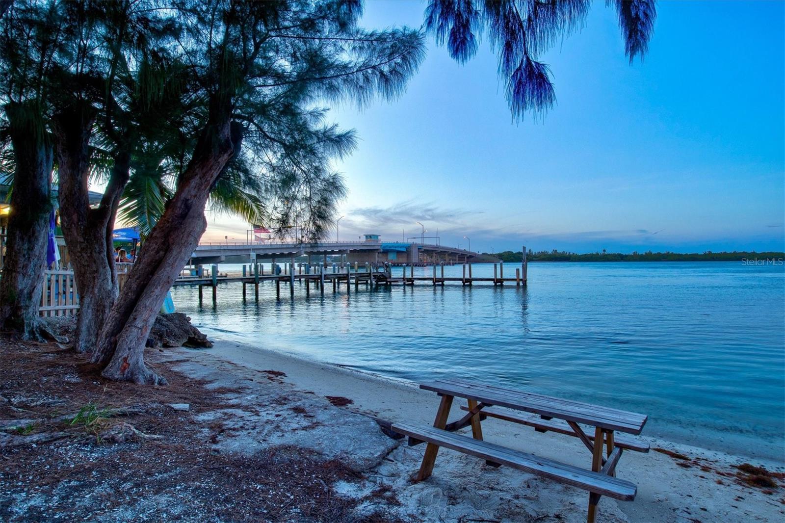 BAYPORT BCH & TEN PH D - Residential