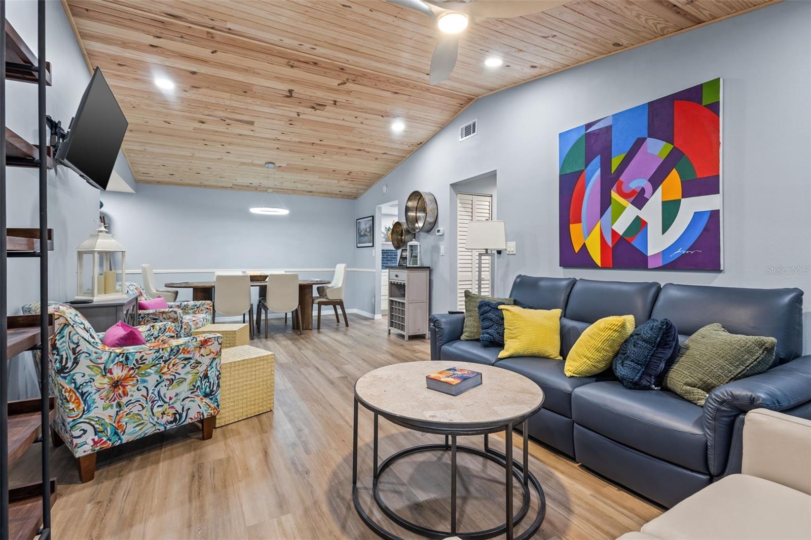 TIMBERWOODS CONDO - Residential