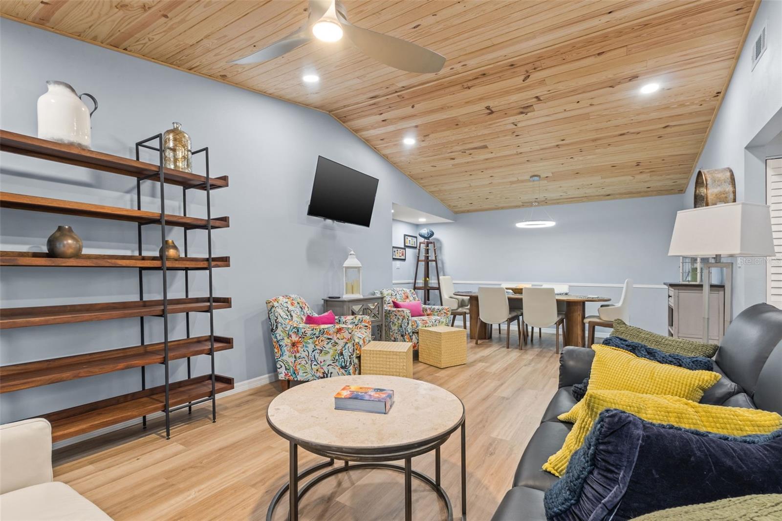 TIMBERWOODS CONDO - Residential