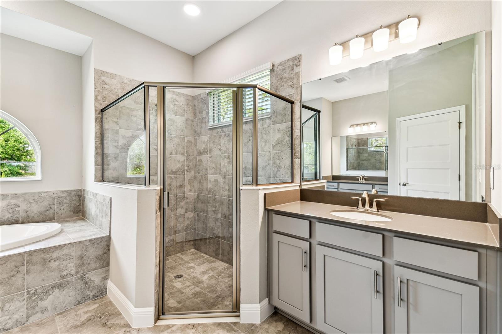 ROYAL HIGHLANDS - Residential