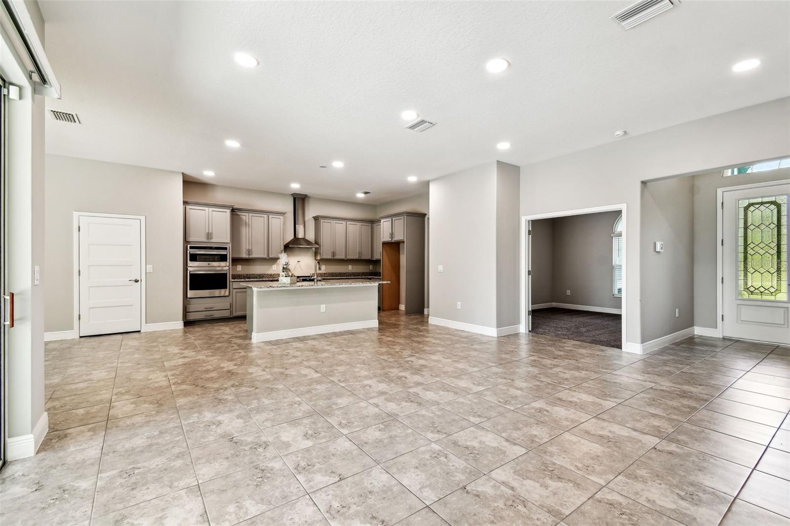 ROYAL HIGHLANDS - Residential