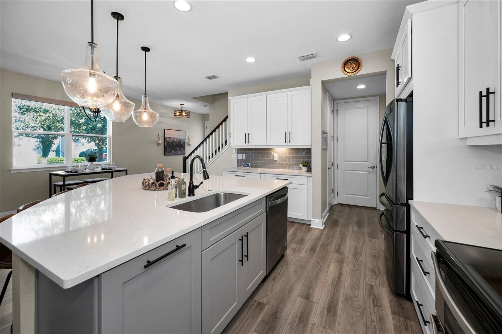 BAYSIDE TERRACE - Residential