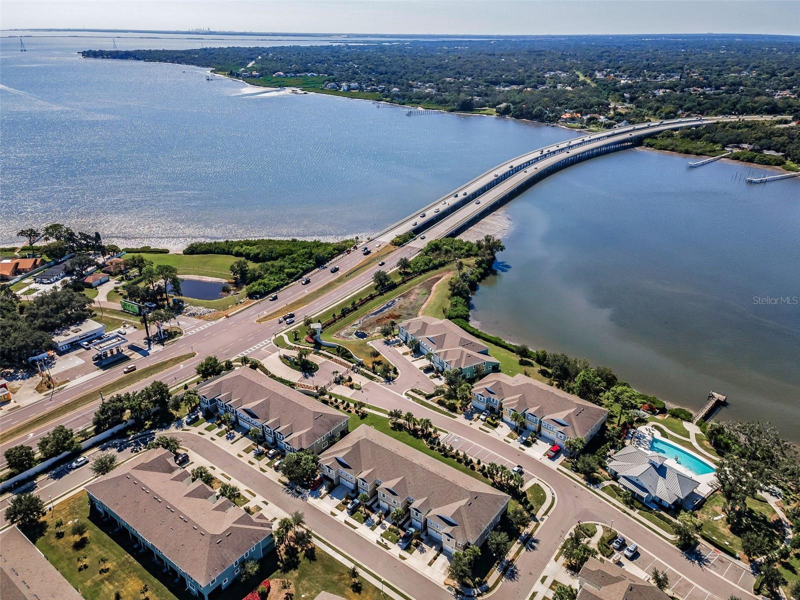 BAYSIDE TERRACE - Residential