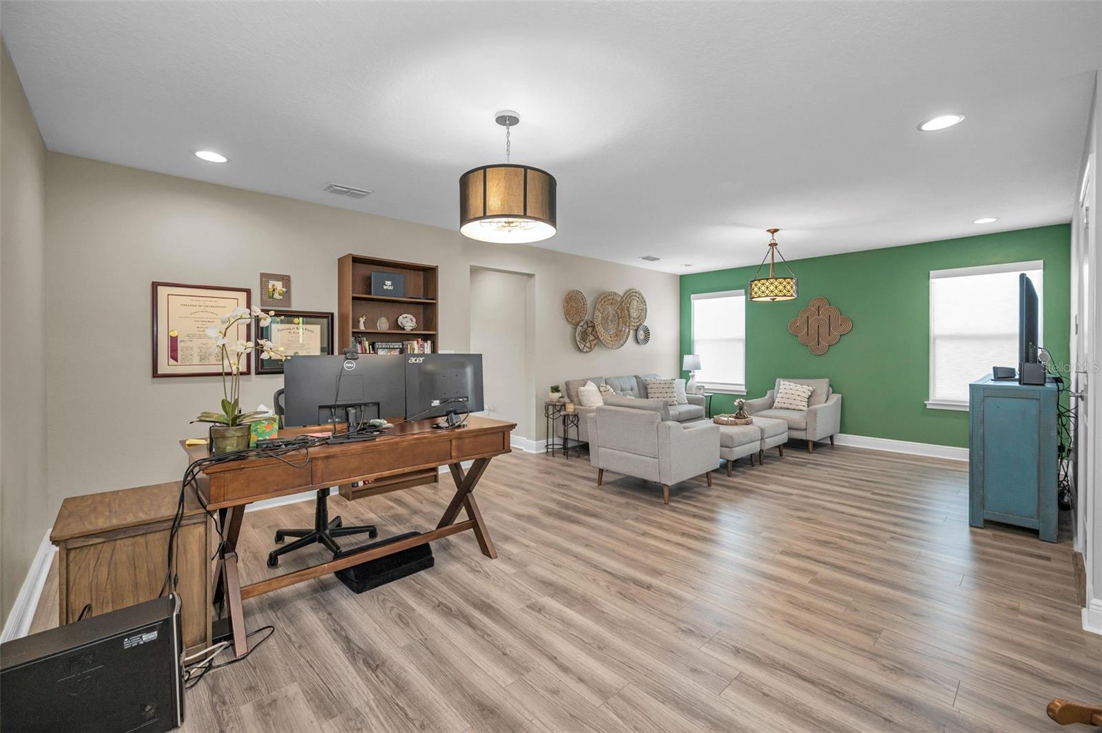 BAYSIDE TERRACE - Residential