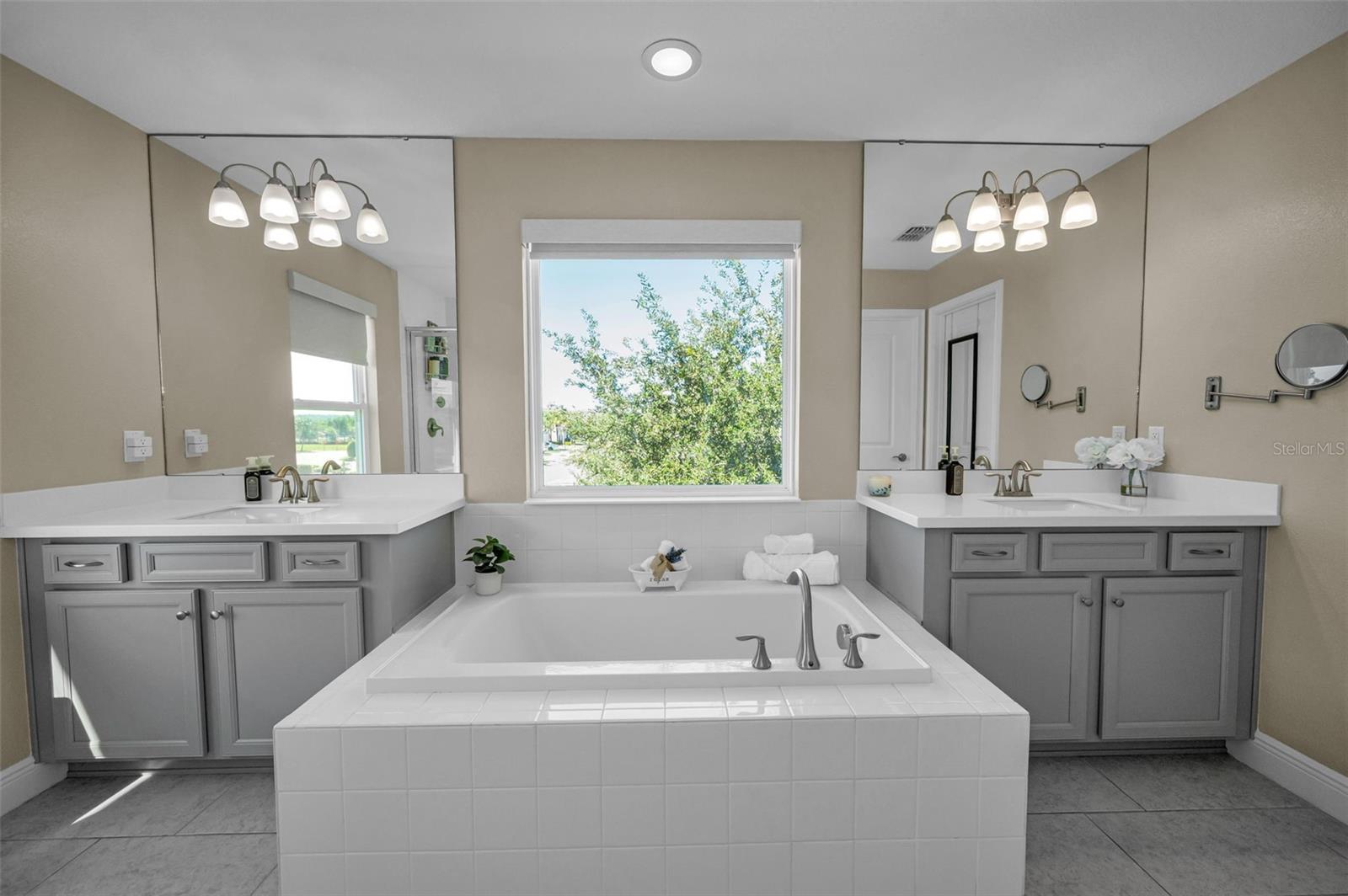 BAYSIDE TERRACE - Residential