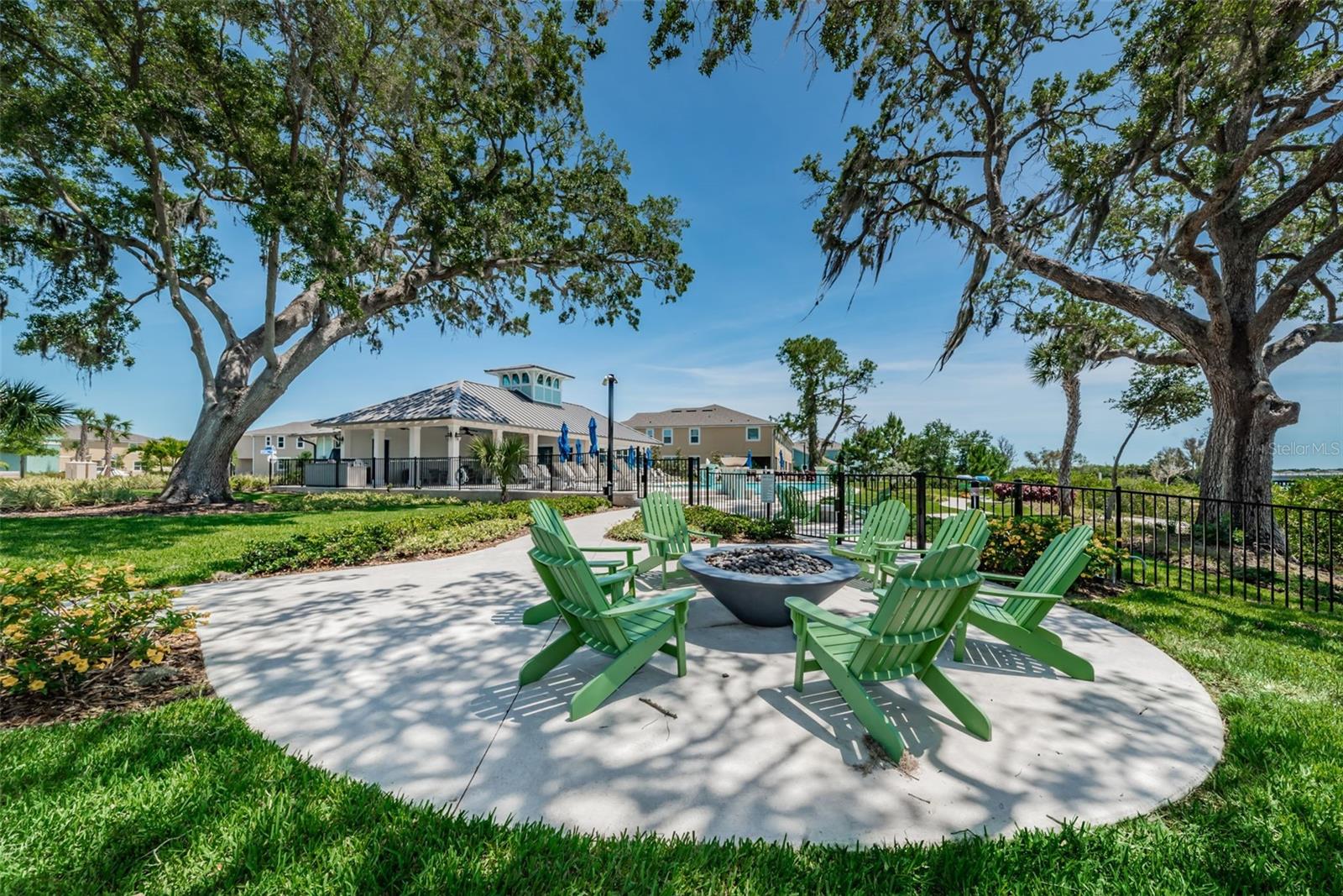 BAYSIDE TERRACE - Residential