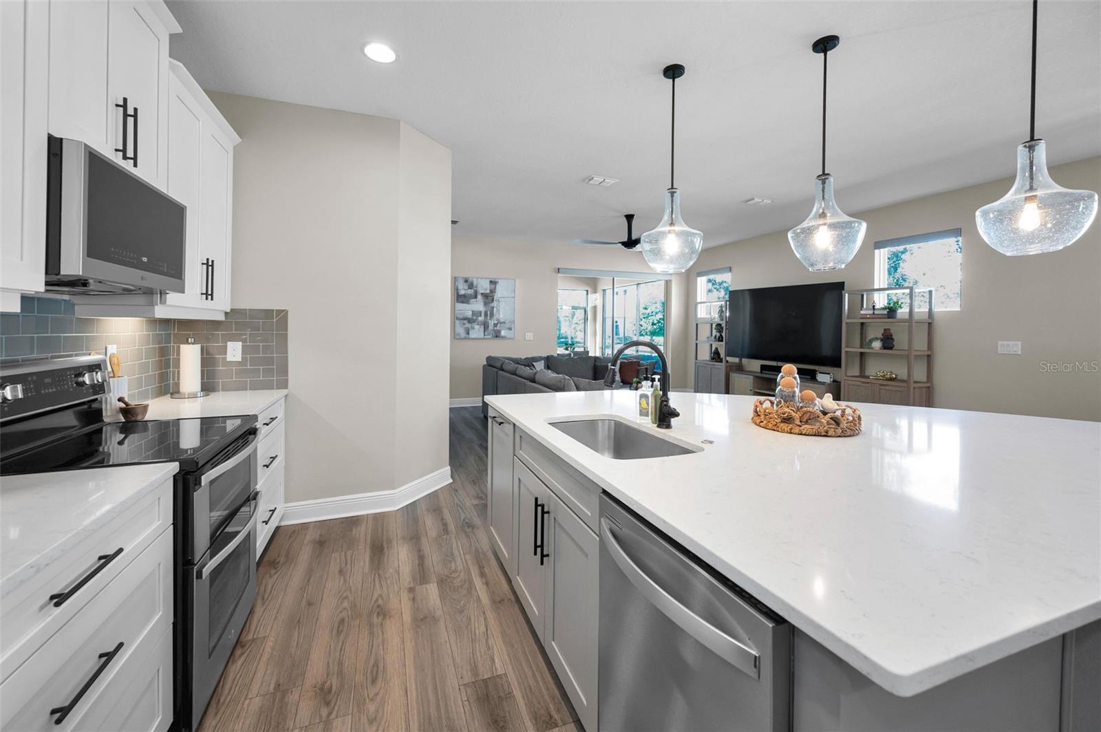 BAYSIDE TERRACE - Residential