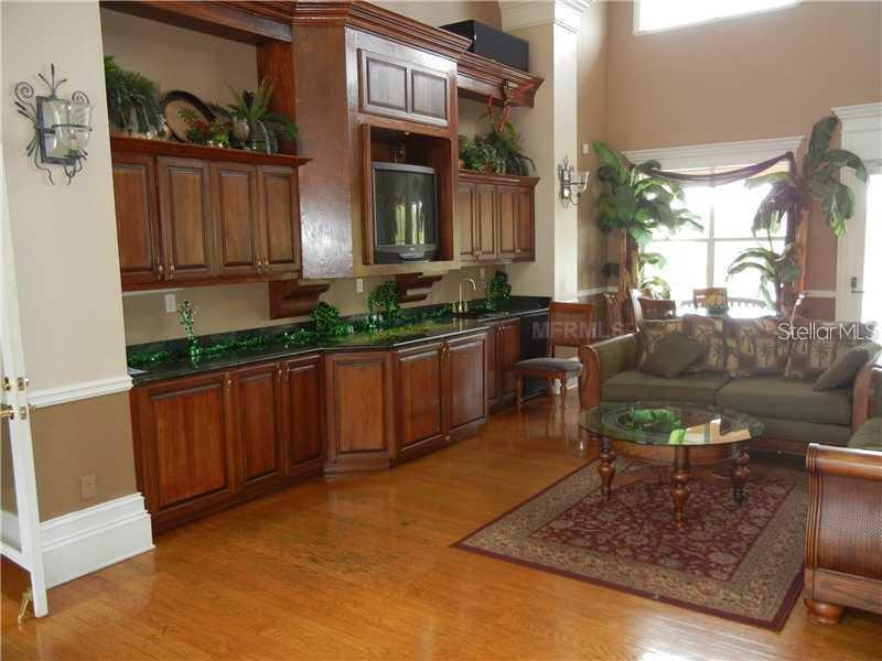 SANDLAKE PRIVATE RESIDENCES - Residential Lease