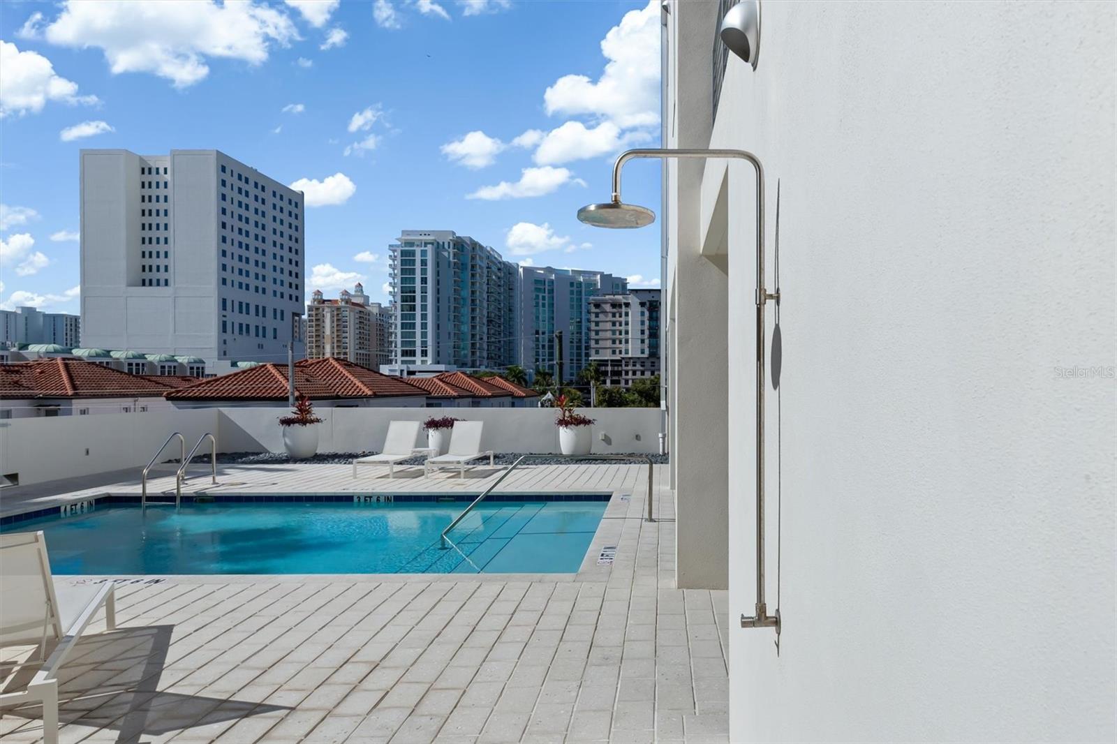 332 COCOANUT CONDOMINIUM - Residential