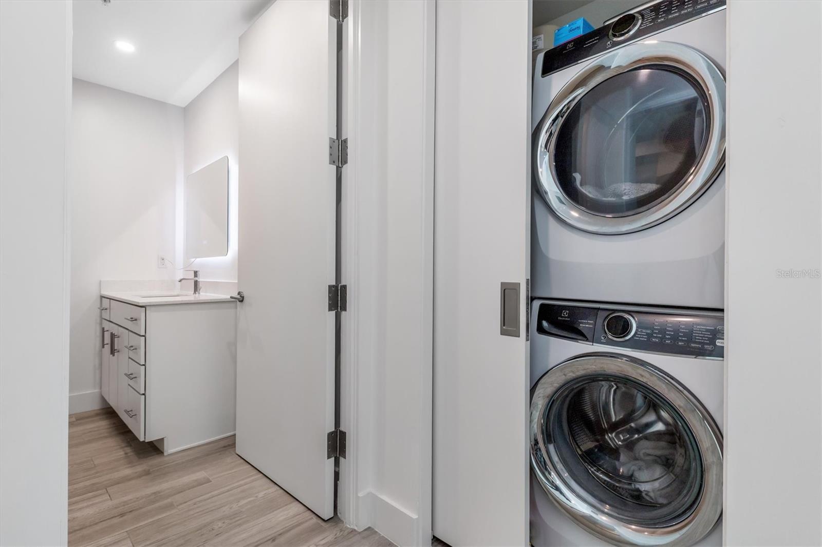 332 COCOANUT CONDOMINIUM - Residential