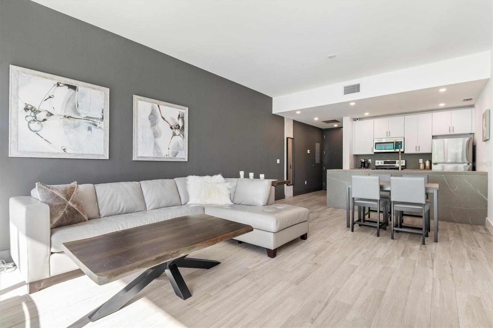 332 COCOANUT CONDOMINIUM - Residential