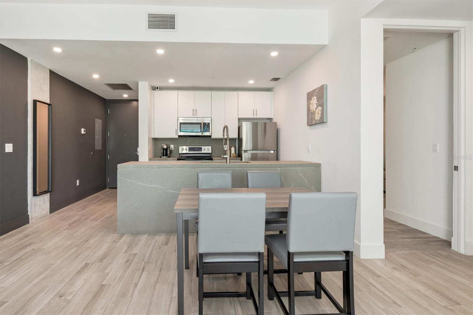 332 COCOANUT CONDOMINIUM - Residential