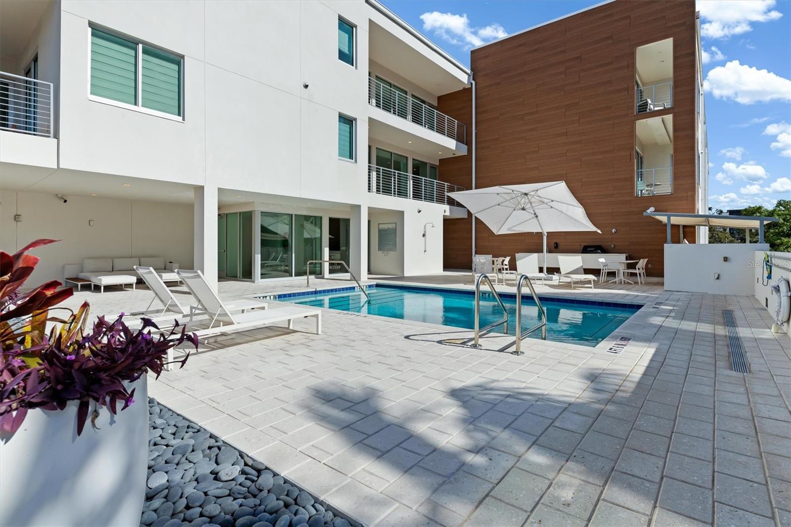 332 COCOANUT CONDOMINIUM - Residential