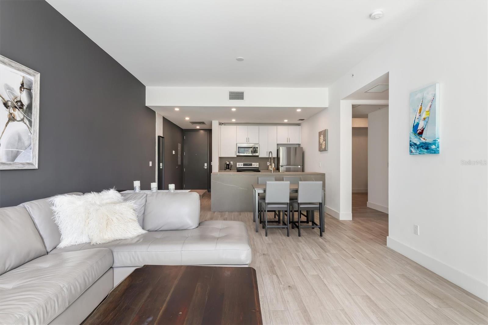 332 COCOANUT CONDOMINIUM - Residential