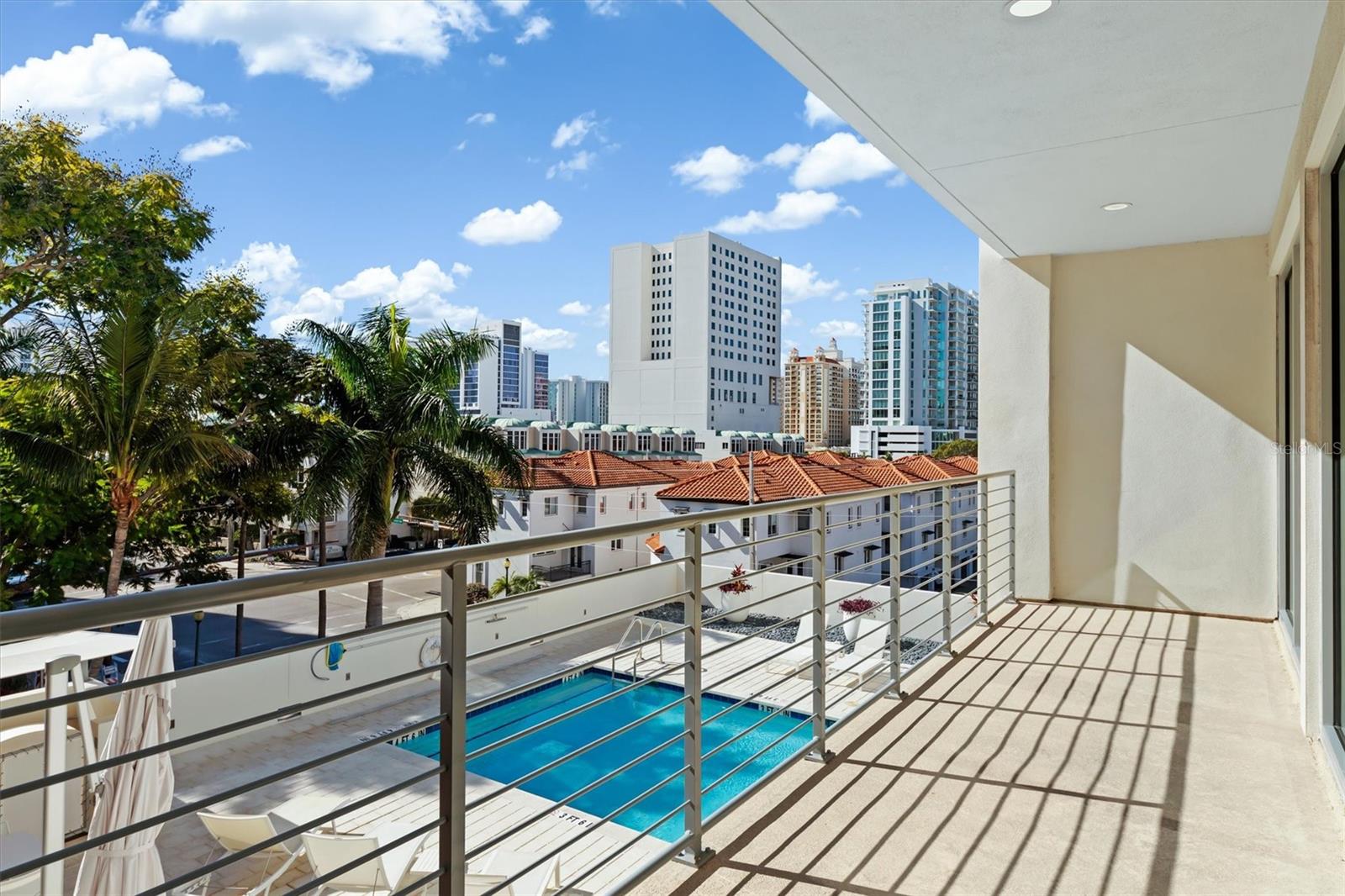 332 COCOANUT CONDOMINIUM - Residential