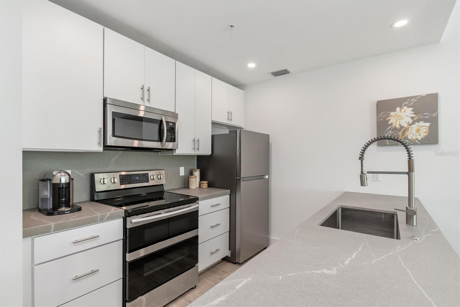 332 COCOANUT CONDOMINIUM - Residential