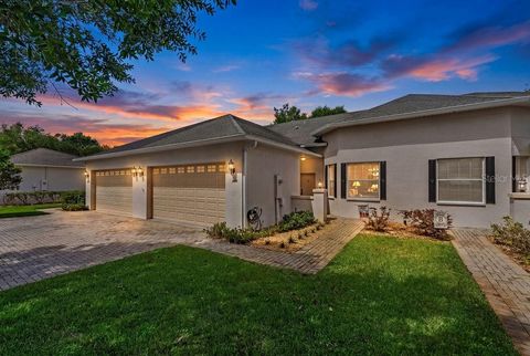 Photo of 1016 Green Gate Boulevard, Groveland, FL 34736 (MLS # G5112064)