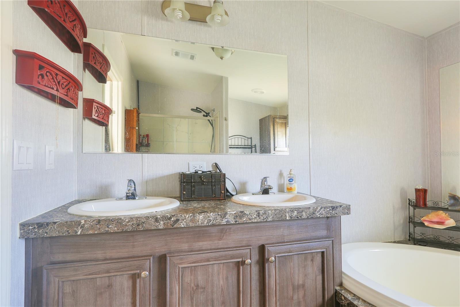 BROADMOOR - Residential