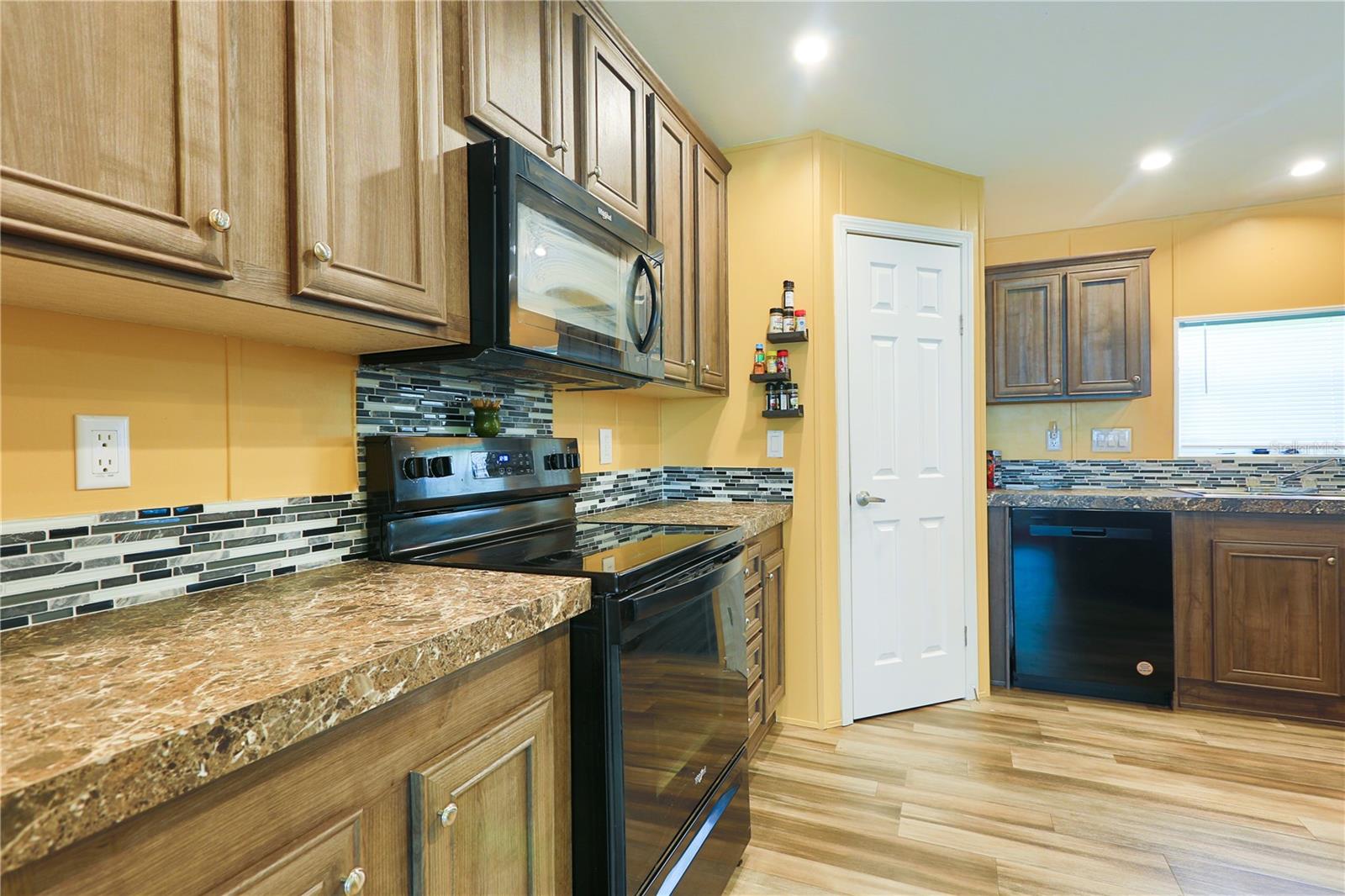 BROADMOOR - Residential