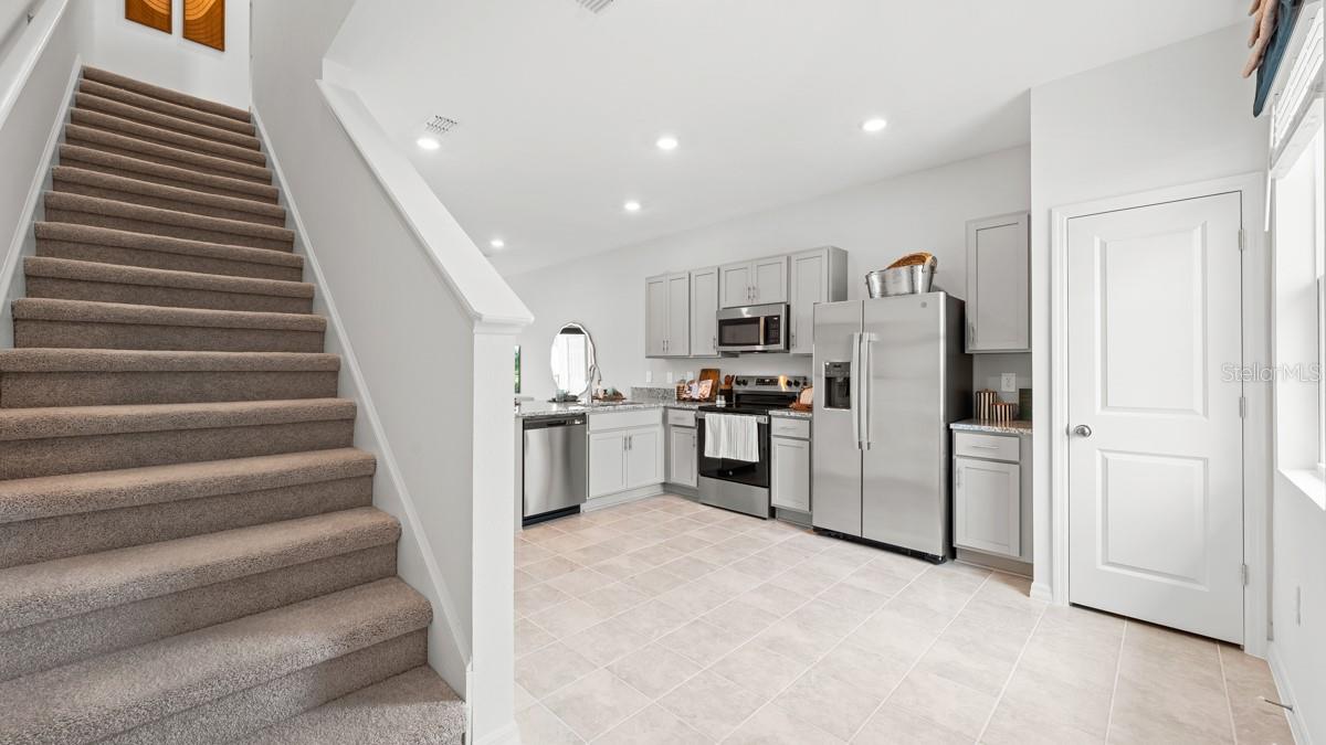 THE TOWNHOMES AT WESTVIEW - Residential