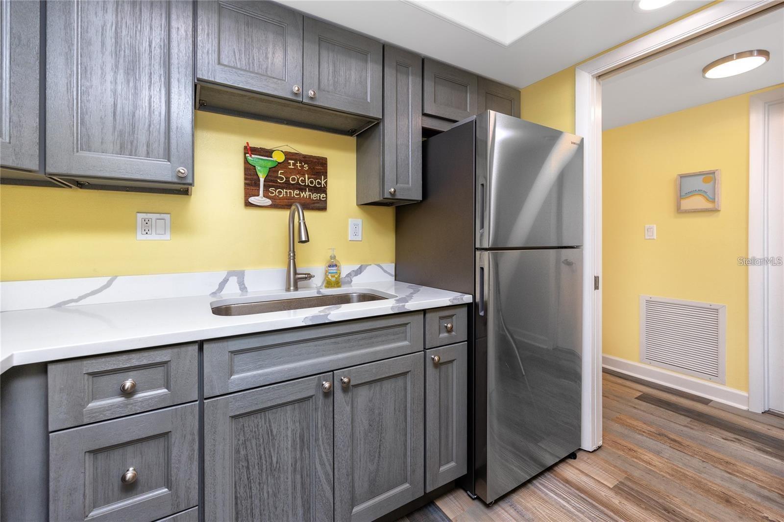 THREE PALMS POINTE CONDO - Residential