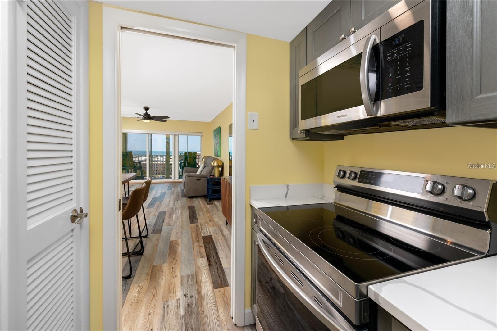 THREE PALMS POINTE CONDO - Residential