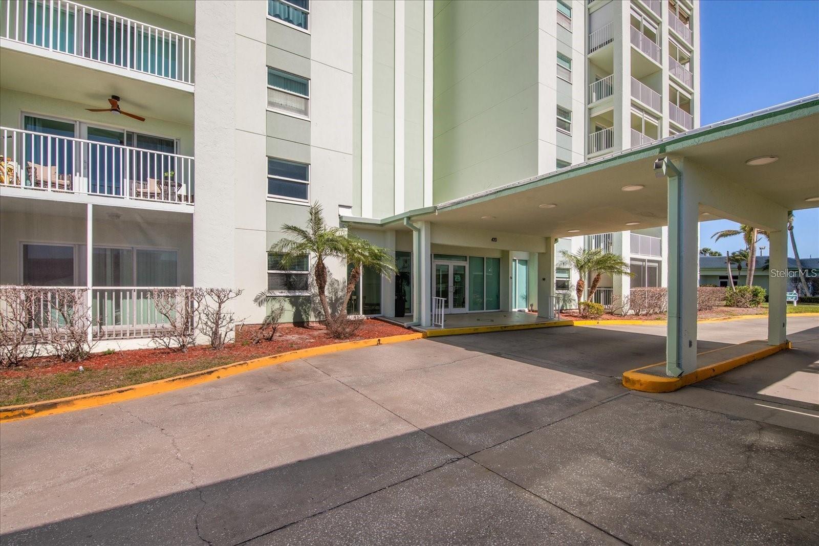 THREE PALMS POINTE CONDO - Residential