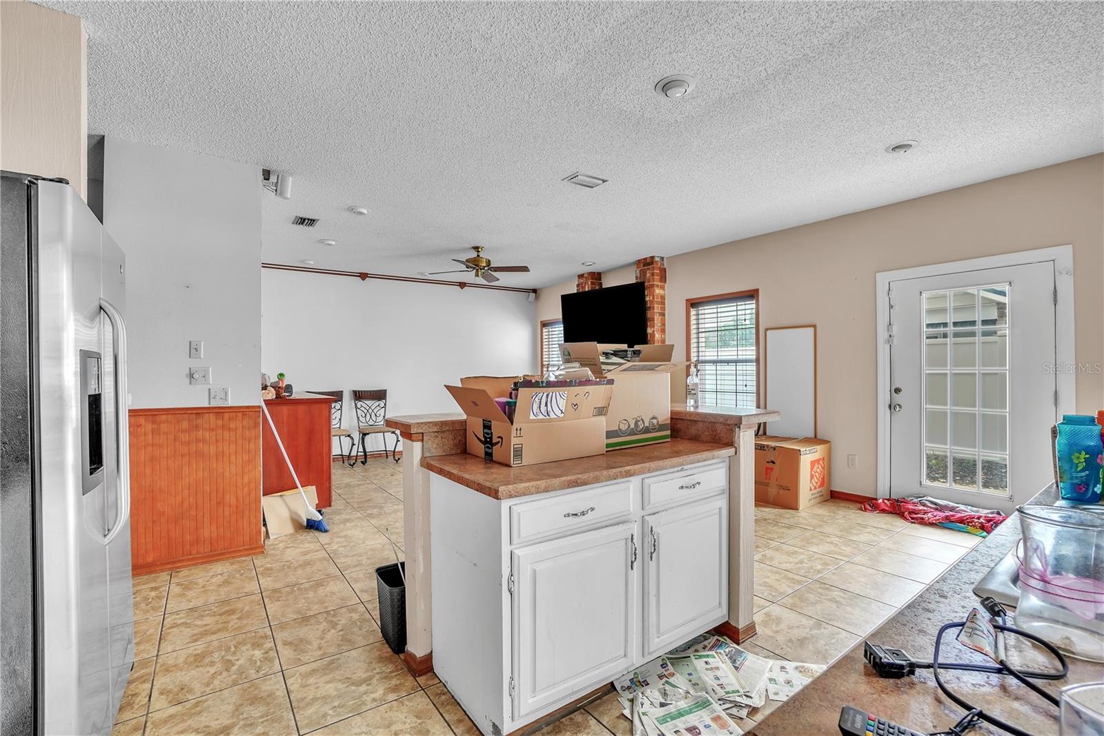 WOODBOUND LAKES - Residential