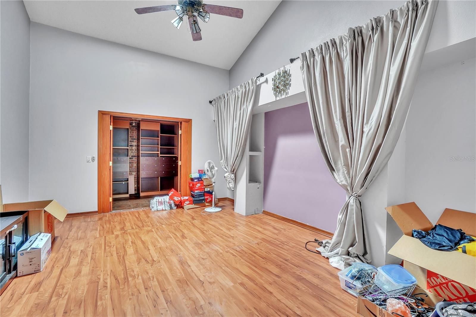 WOODBOUND LAKES - Residential