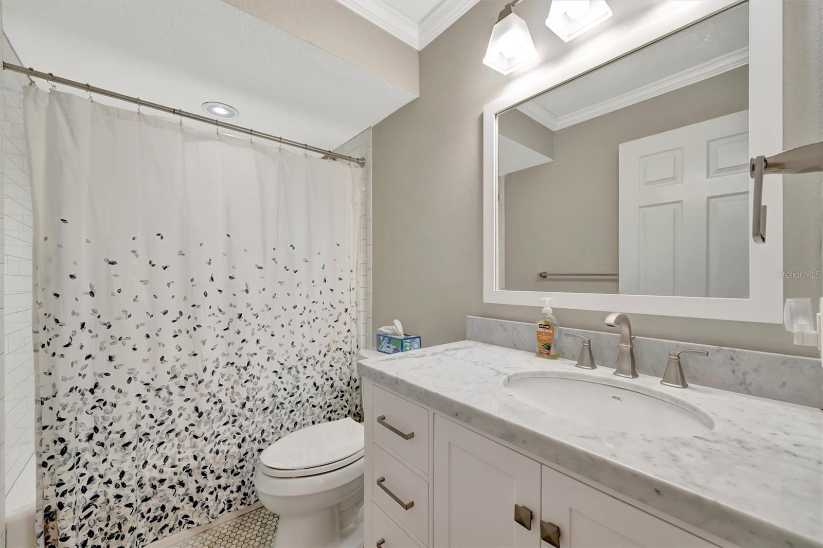 TAHITIAN TOWERS CONDO - Residential