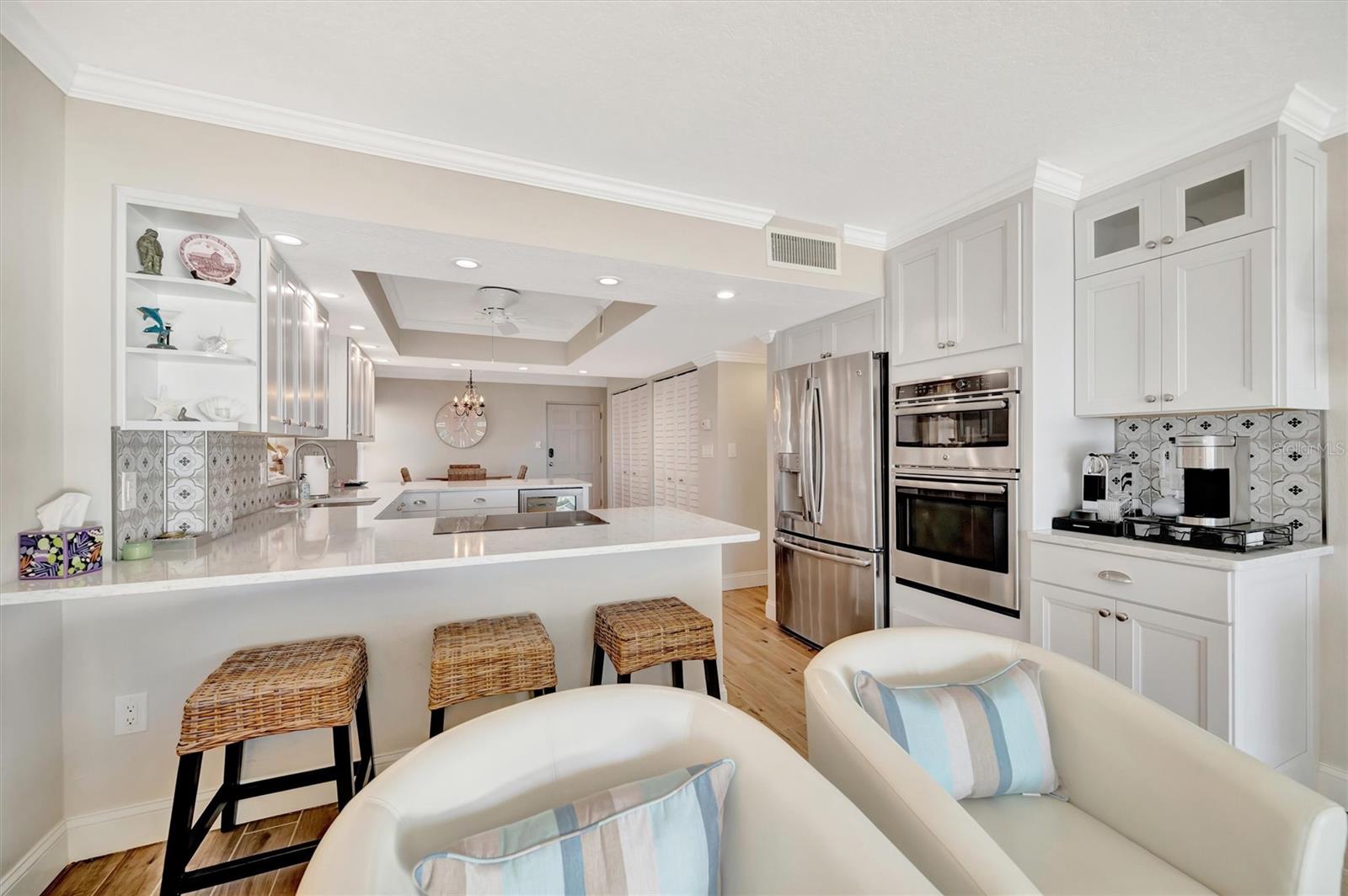 TAHITIAN TOWERS CONDO - Residential