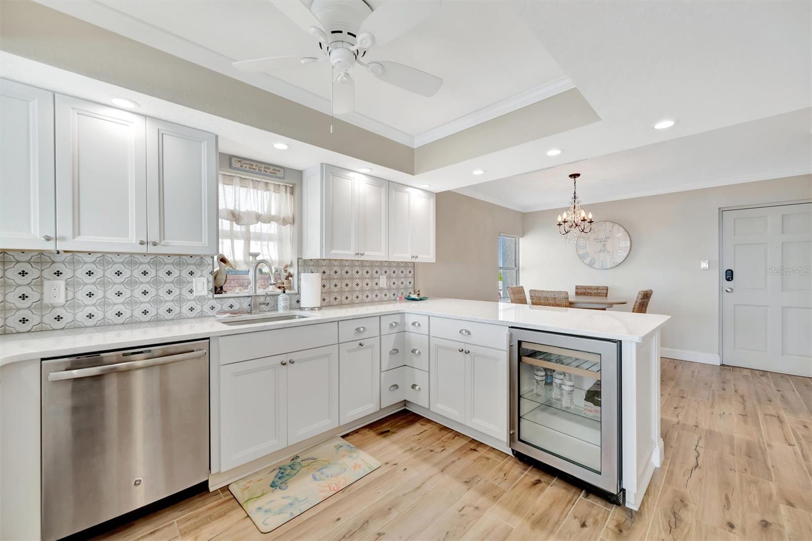 TAHITIAN TOWERS CONDO - Residential