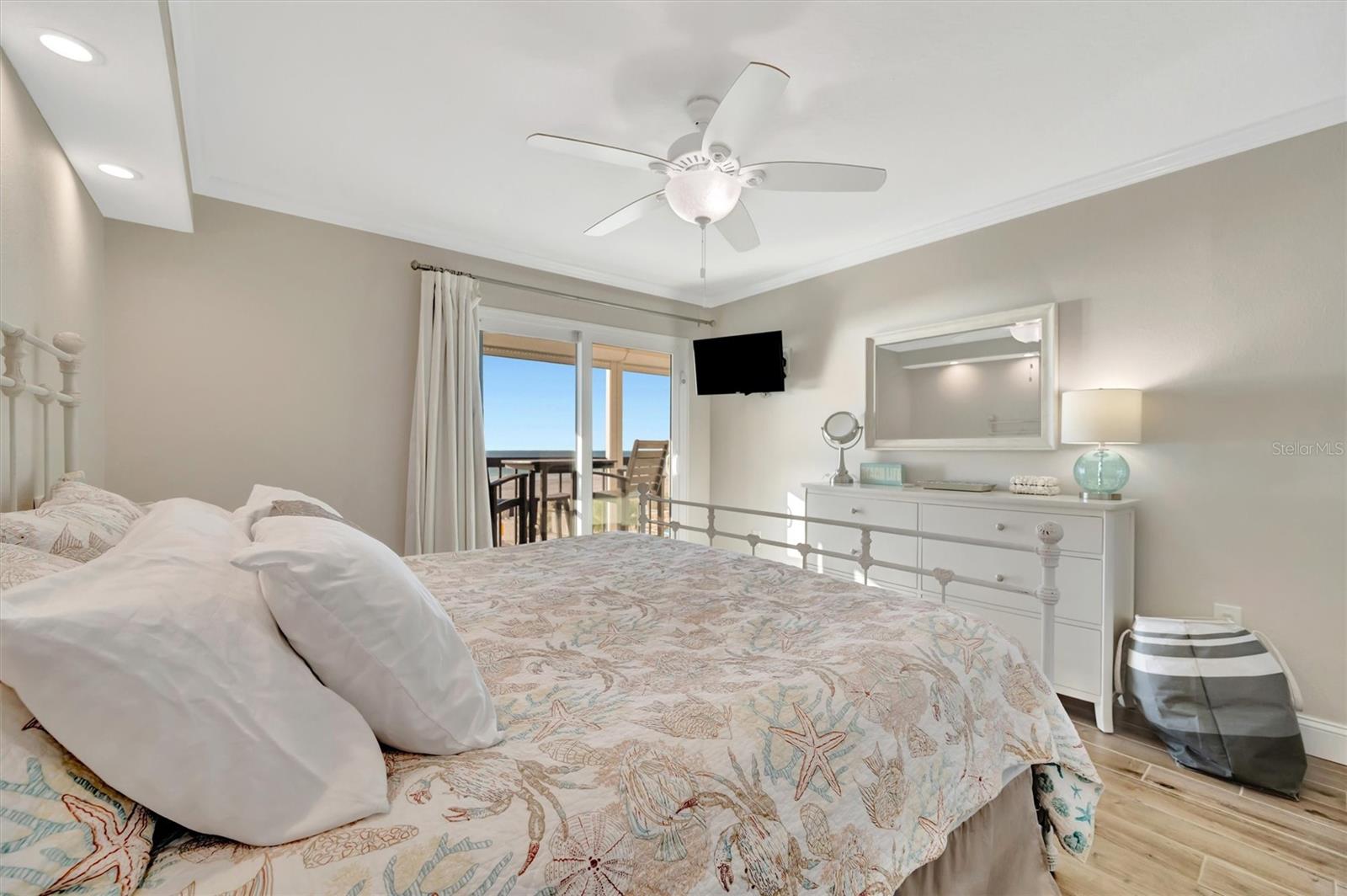 TAHITIAN TOWERS CONDO - Residential