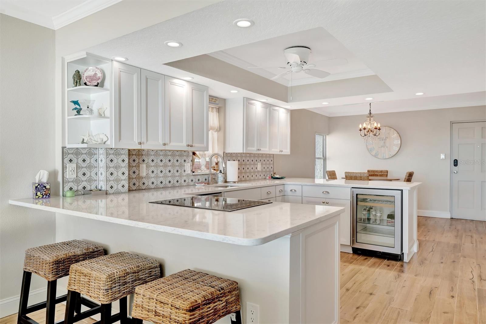 TAHITIAN TOWERS CONDO - Residential