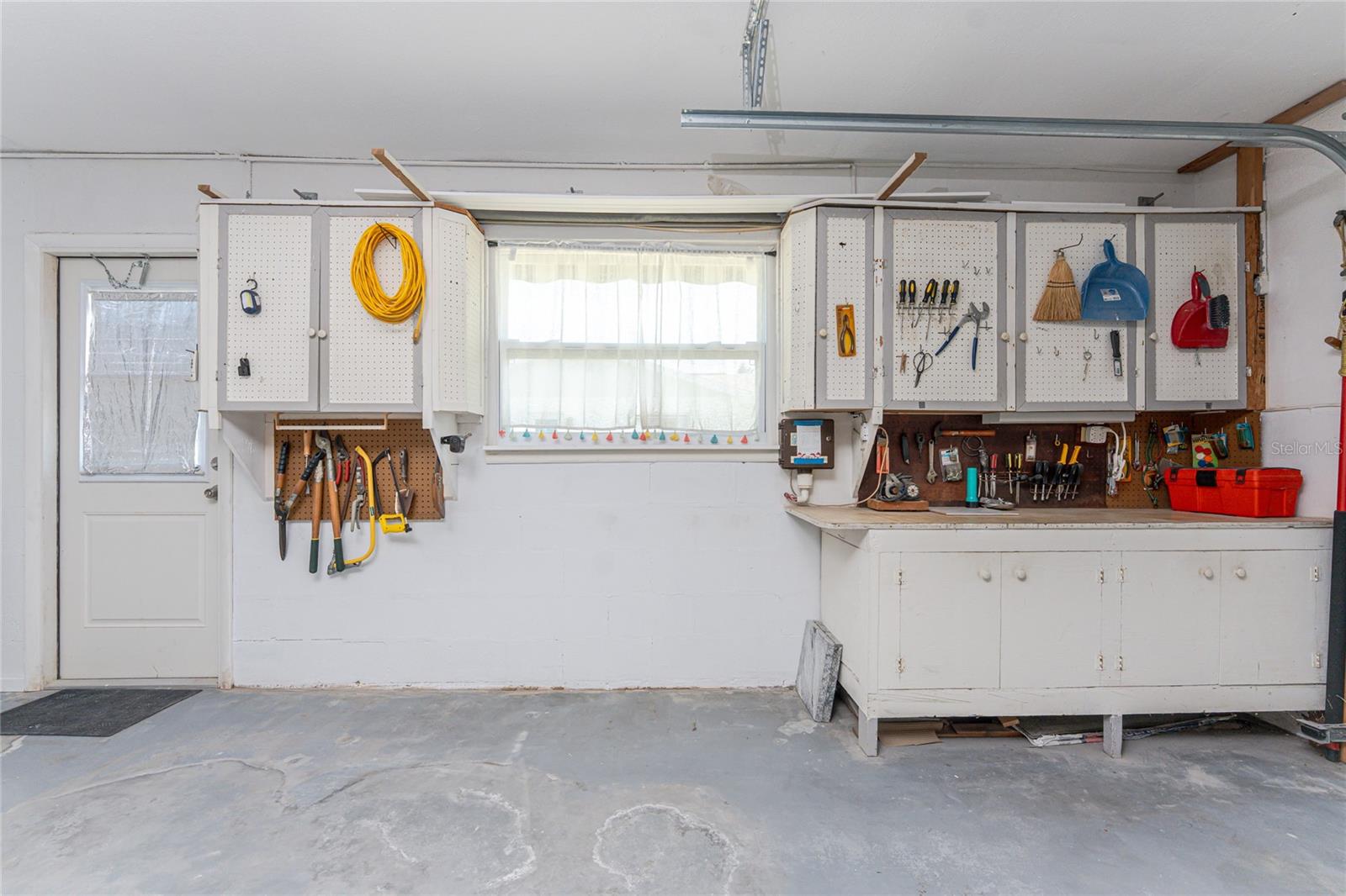 CLINTWOOD ACRES - Residential Lease